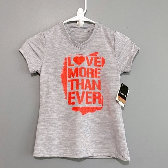 Reebok Other - Reebok Girls Spacedye V-Neck Graphic Print “Love More Than Ever” Tee In Grey NEW